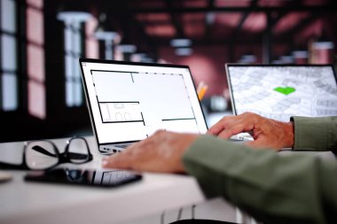 Kadastro Haritası ve Şehir Binası Anketi Laptopta