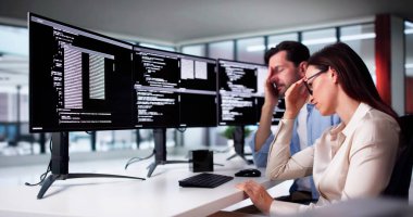 Bilgisayardaki Stres Kodlama Yazılımında Mutsuz Üzgün Geliştirici Programcıları