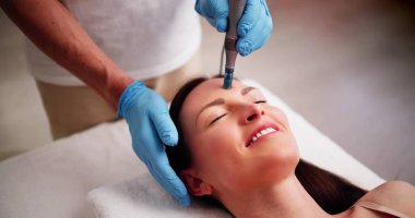 Yüz Spa Gençleştirme - Güzellik Uzmanı Kozmetik Cilt Terapisi