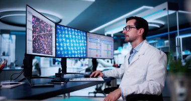 Araştırma Laboratuvarı Bilimadamı Bilgisayar Kullanıyor. Tıp Bilimi