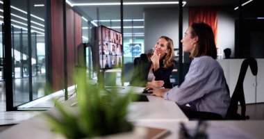 Çevrimiçi Video Konferansı Masaüstü Ofisi Toplantısı