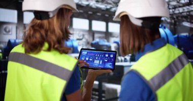 Yağ ve Gaz Santrali İşçileri Tablet Kullanıyor