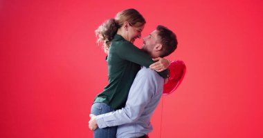 Aşk Günü 'nü kutluyoruz. Mutlu Adam ve Kadın