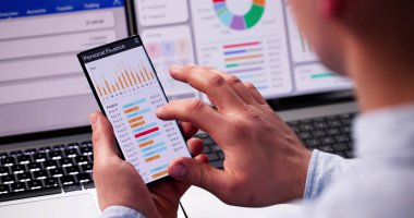 Akıllı telefondaki Mali Bütçe Telefon İzleme Uygulaması