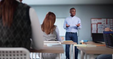 Sınıfta Öğretmenlik Dersi. Lise Eğitimi