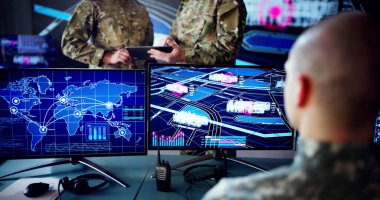 Teknoloji Merkezi Komutasında Yenilikçi Askeri Subay Sanal Stratejiler Geliştiriyor.