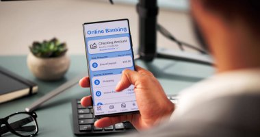 Çevrimiçi Para Aktarımı ve Hesap Denetimi için Güvenli Bankacılık Uygulaması