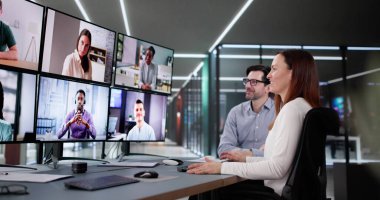 Profesyonel Kadın ve Olgun Yönetici Online Video Konferansı Toplantısı