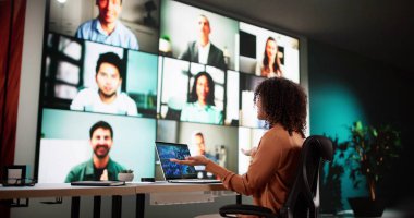 Çevrimiçi video konferansı bilgisayarda Webinar. İş Videosu Konferansı