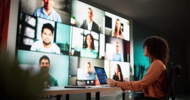 Çevrimiçi video konferansı bilgisayarda Webinar. İş Videosu Konferansı