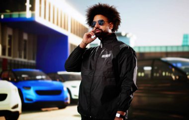 Olayın Korunması: Üniformalı Güvenlik Görevlisi