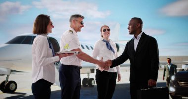 Başarılı Ünlüler Özel Jetten Dışarı Çıktı.