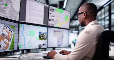 Sanal Mimar Emlak Özelliklerini Aramak İçin Gerçek zamanlı Piyasa Uyarısı Kullanıyor.