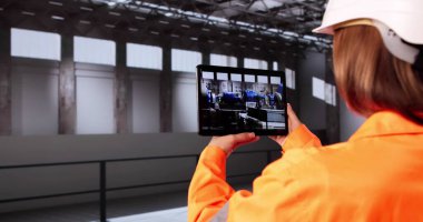 Kadın Mühendis Güç Santrali Zemini Tasarlamak için AR Teknolojisini Kullanıyor.