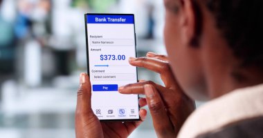 Güvenli Çevrimiçi Aktarım ve Mobil Bankadaki Hesap Bakiyesi