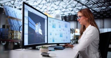 Uzay İnovasyonu: Kadın Mühendis Güneş Panelleri ile Uydu Tasarımı