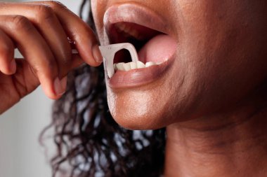 Parlak Gülümseyen Ağız Bakımı Ekipmanı, Diş Hekimi, Diş Hekimi, Ağız, Tedavi.