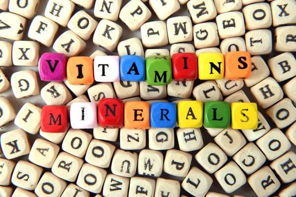 Primer Plano Las Letras Vitaminas Minerales — Foto de Stock