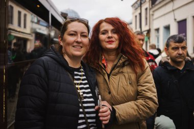 Nis, Sırbistan - 01 Mart 2025: Nis 'te büyük protesto. Novi Sad 'daki 15 ölümün sorumluluğunu öğrenciler ve vatandaşlar yetkililerden talep ediyor.
