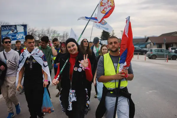 Cacak, Sırbistan - 10 Mart 2025: Cacak 'tan Belgrad' a öğrenci yürüyüşü, birinci bölümden Gornji Milanovac 'a dakikalar.