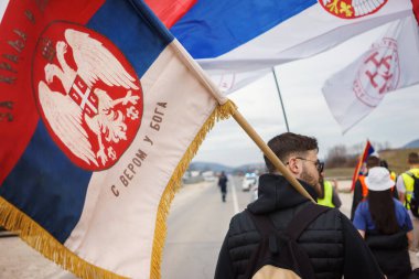 Cacak, Sırbistan - 10 Mart 2025: Cacak 'tan Belgrad' a öğrenci yürüyüşü, birinci bölümden Gornji Milanovac 'a dakikalar.