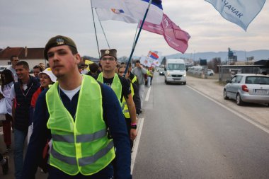 Cacak, Sırbistan - 10 Mart 2025: Cacak 'tan Belgrad' a öğrenci yürüyüşü, birinci bölümden Gornji Milanovac 'a dakikalar.