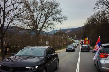 Cacak, Sırbistan - 10 Mart 2025: Cacak 'tan Belgrad' a öğrenci yürüyüşü, birinci bölümden Gornji Milanovac 'a dakikalar.