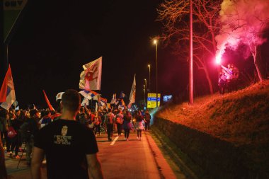 Ljig, Sırbistan - 12 Mart 2025: Cacak 'tan Belgrad' a öğrenci yürüyüşü. Ljig 'den Lazarevac' a üçüncü aşama..