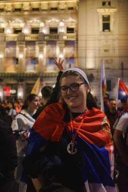 Obrenovac, Sırbistan - 14 Mart 2025: Cacak 'tan Belgrad' a öğrenci yürüyüşü. Obrenovac 'tan Belgrad' a beşinci aşama.