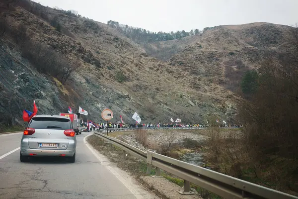 Gornji Milanovac, Sırbistan - 10 Mart 2025: Cacak 'tan Belgrad' a öğrenci yürüyüşü. Gornji Milanovac 'a giriş.