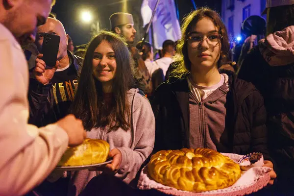 Ljig, Sırbistan - 11 Mart 2025: Cacak 'tan Belgrad' a öğrenci yürüyüşü. Öğrenciler Ljig 'e geldi..