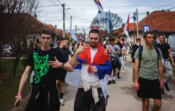 Ljig, Sırbistan - 12 Mart 2025: Cacak 'tan Belgrad' a öğrenci yürüyüşü. Ljig 'den Lazarevac' a üçüncü aşama..