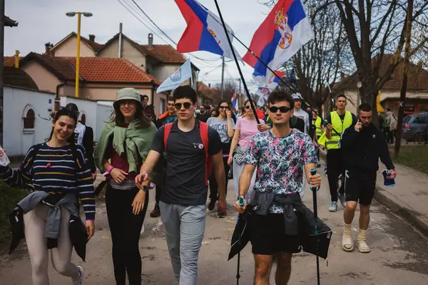 Ljig, Sırbistan - 12 Mart 2025: Cacak 'tan Belgrad' a öğrenci yürüyüşü. Ljig 'den Lazarevac' a üçüncü aşama..
