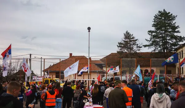 Ljig, Sırbistan - 12 Mart 2025: Cacak 'tan Belgrad' a öğrenci yürüyüşü. Ljig 'den Lazarevac' a üçüncü aşama..