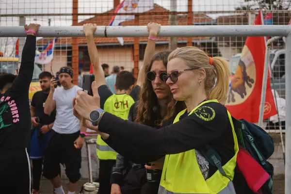 Ljig, Sırbistan - 12 Mart 2025: Cacak 'tan Belgrad' a öğrenci yürüyüşü. Ljig 'den Lazarevac' a üçüncü aşama..