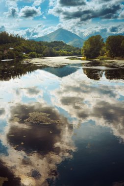 Yaz aylarında Ovcar Dağı ve Zapadna Nehri Morava, Sırbistan ve Balkanlar.