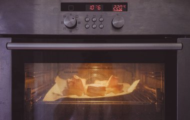 Mutfaktaki fırında yapılan börekler..