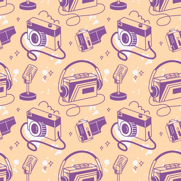 Гранж Ретро Бесшовный Рисунок Пленочными Камерами Микрофонами Кассетными Проигрывателями — стоковый вектор
