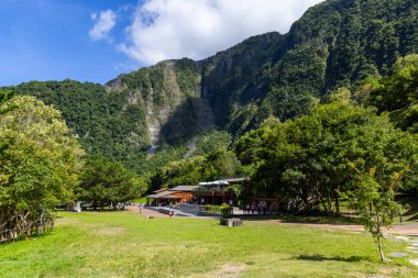 Hualien, Tayvan - 13 Ağustos 2022: Taroko Ulusal Parkı 'ndaki Buluowa turizm merkezi