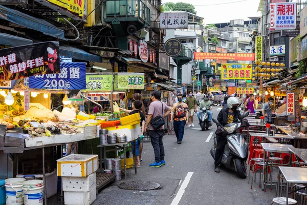 Keelung Taiwan Augustus 2022 Keelung Miaokou Night Market Keelung Taiwan — Stockfoto