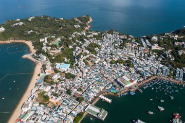 İnsansız hava aracı Hong Kong Cheung Chau adasının üzerinde uçuyor.