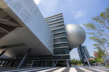 Taipei, Tayvan - 04 Ekim 2022: Tayvan Jiantan 'daki Taipei Sahne Sanatları Merkezi 