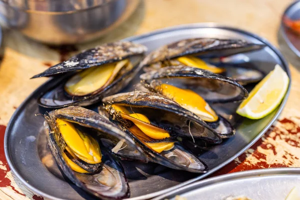 Grilled Fresh Mussel Plate — Stock Photo, Image