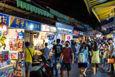 Yilan, Tayvan - 16 Eylül 2022: Tayvan 'ın Yilan kentindeki Luodong Gece Pazarı