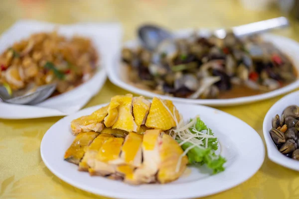 中華料理の蒸し鶏料理 — ストック写真