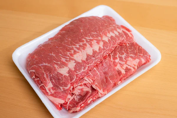 Paczka Świeżego Surowego Mięsa Wołowego — Zdjęcie stockowe