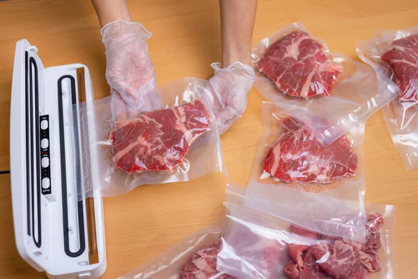 Raw Beef Meat Sealed Plastic Shrink Wrap Vacuum Sealer — Stock Photo, Image