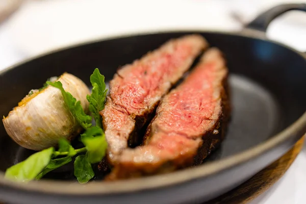 Tranché Grill Viande Steak Côtes Levées Moyen Rare — Photo