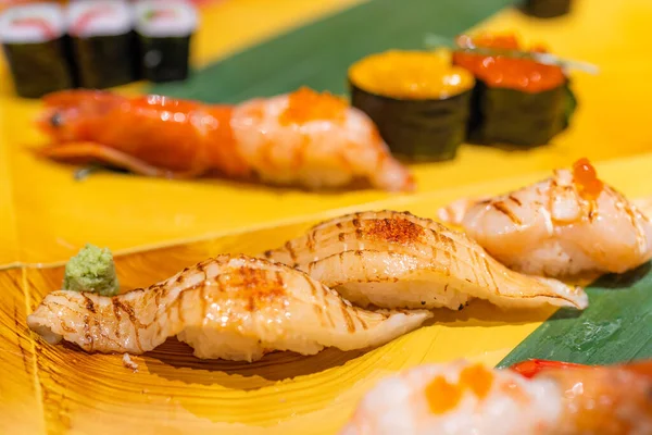 Sushi Japonês Variado Restaurante — Fotografia de Stock