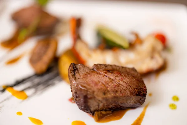 Griller Steak Sur Assiette — Photo